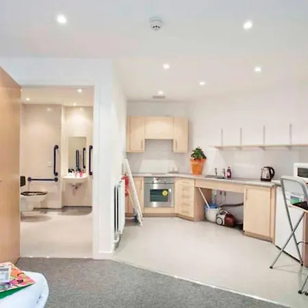 Student Only Classic Ensuite At College Apartment *
