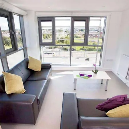 Student Only Classic Ensuite At College Apartment Edinburgh