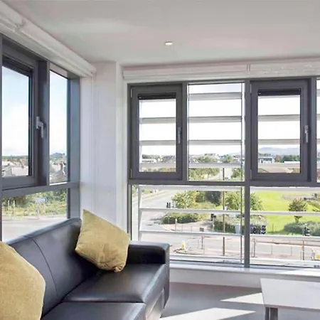 Apartment Student Only Classic Ensuite At College