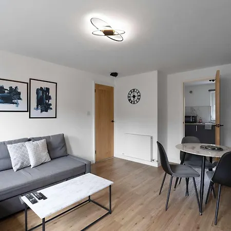 Family-friendly Near Centre Sleeps 5 * Edinburgh