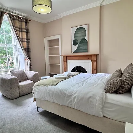 Daire St Patrick Square 2br