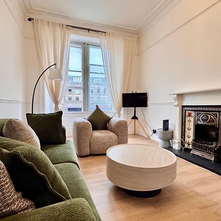 Crighton Place 2br * Edinburgh