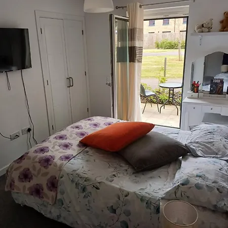 With Private Bathroom 4* Edinburg