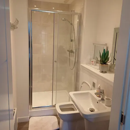 With Private Bathroom 4* Edinburg