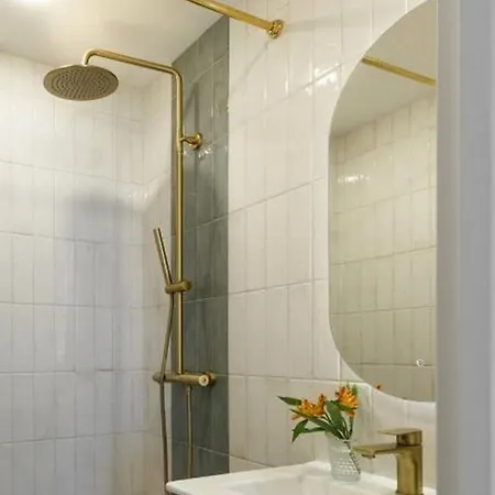 Unbeatable Location, Stylish Near Everything Cutur *