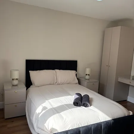 2-bed - - Pet Friendly *