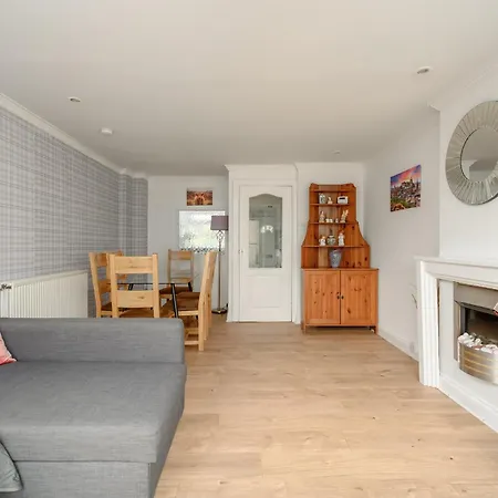 Forrester Park 2 Bedroom House - * Edinburgh