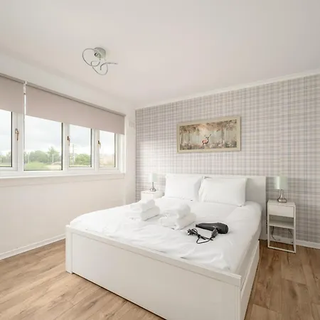Forrester Park 2 Bedroom House - *
