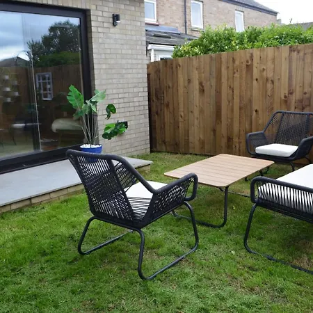 2br Portobello By With Garden *