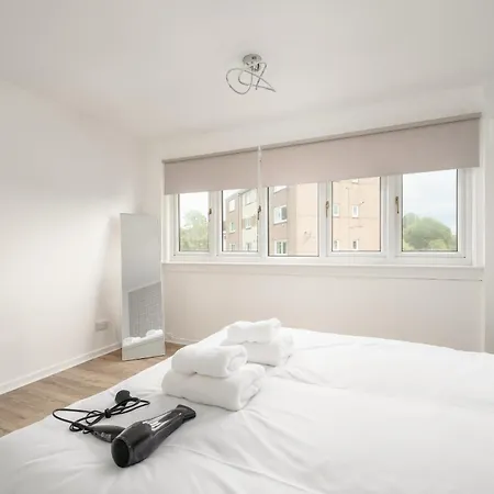 Forrester Park 2 Bedroom House - Edinburgh