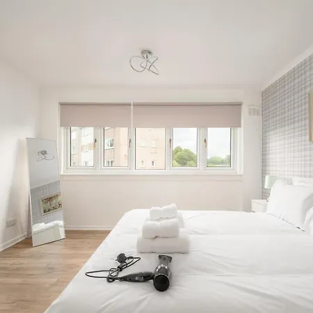 Forrester Park 2 Bedroom House - * Edinburgh