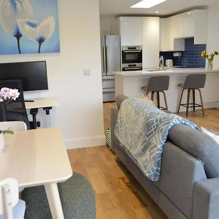 2br Portobello By With Garden *