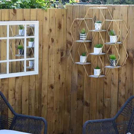 2br Portobello By With Garden *