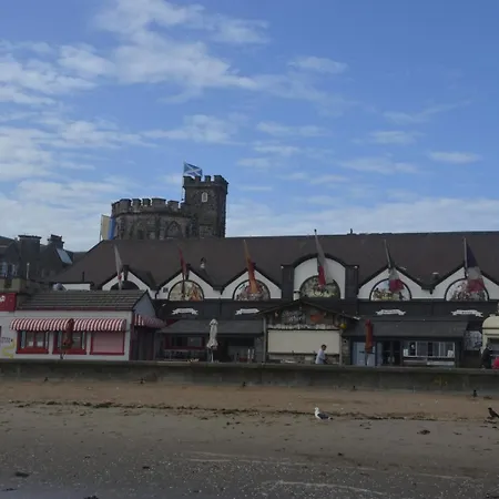 Vakantiehuis 2br Portobello By With Garden