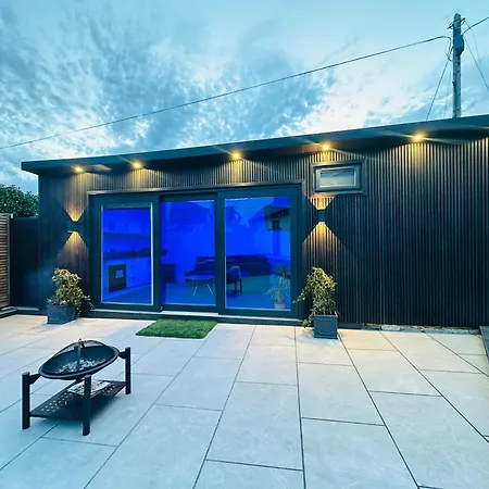Appartement 'the Garden Room' Sleeps 2 - Wifi Parking *