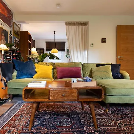 River View In Stockbridge With Parking And Study Edinburgh