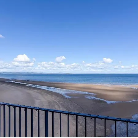Luxury 2-bed Beachfront On Portobello Promenade Appartement Edinburgh