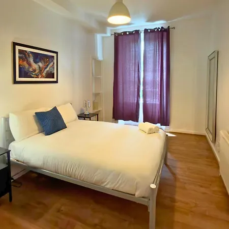 West End 2 Bedroom Edinburgh