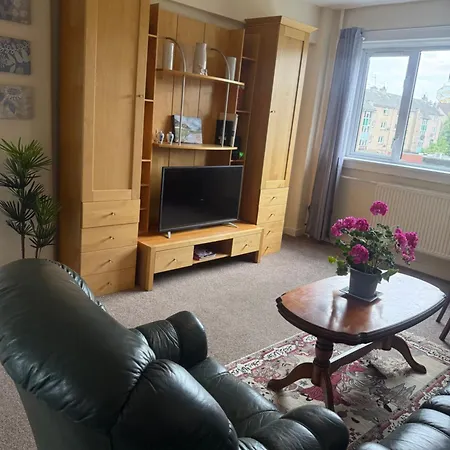 3 Bedroom Flat In A Cosy Environment Of *