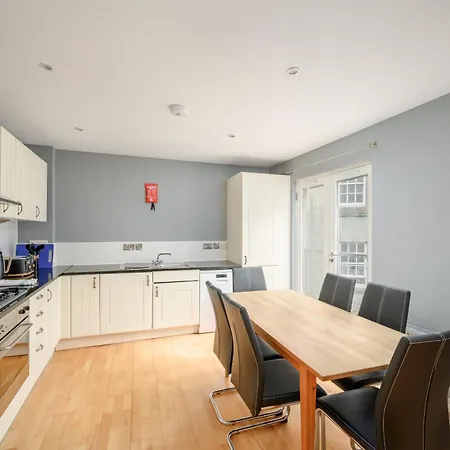 Edmonstones 2 Bedroom -