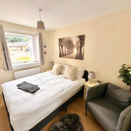 Craigour House - Superfast Wifi - Free Parking - 2br Sleeps 5 Appartement