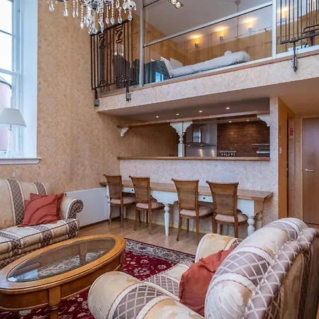 Charming 2-bedroom Flat In The Heart Of - Pass The Keys *