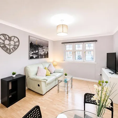 The Duff - Modern 2 Bed Near Haymarket Station & Centre