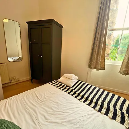 Edinburgh City Apartment
