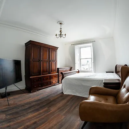 Two 3-bedroom Near Airport Newbridge * Edinburgh