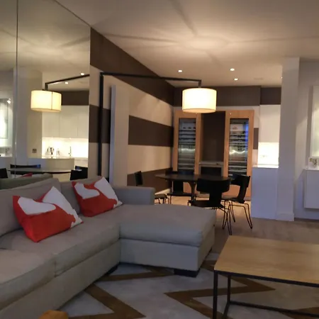Apartmán Architect Designed Stylish In The West End Of