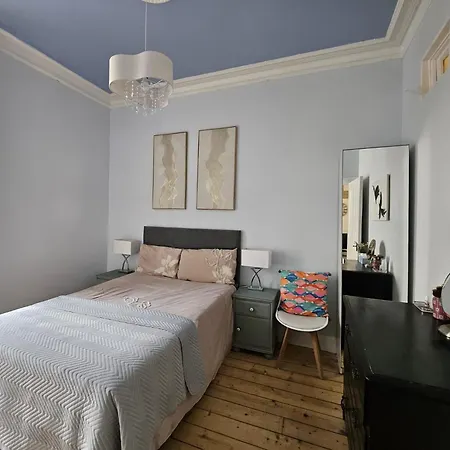 Апартаменты 1 Bedroom Flat Off Easter Road, 5 Mins Walk To Holyrood Palace, High Street Эдинбург