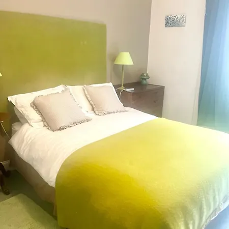 Botanics 2 Bedroom Flat * Эдинбург