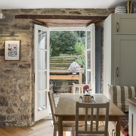 Retreat With Sunny Garden * Edinburgh