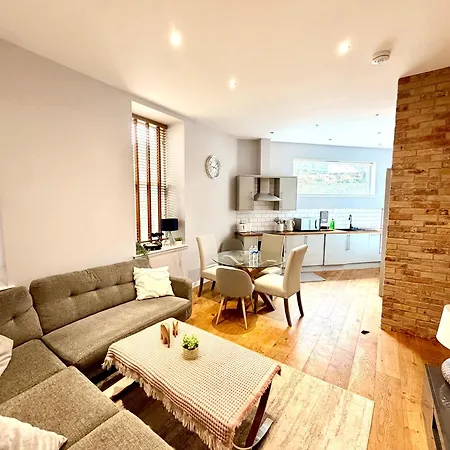 London Road Luxury Georgian - Superfast Wifi - Parking Available *