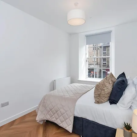 Stylish City-centre Two-bedroom