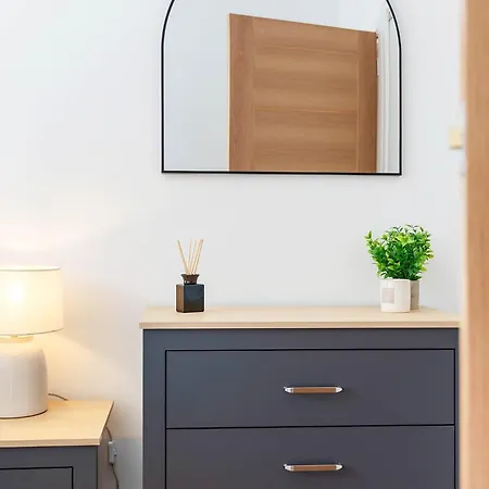 Stylish City-centre Two-bedroom Appartement