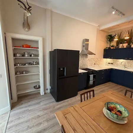Newly Refreshed Garden Flat In Stockbridge Appartement
