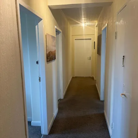 Bright & Spacious 3 Bedroom Flat In * Edinburgh