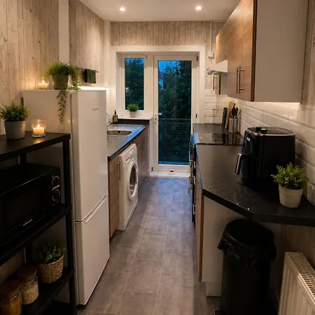 Апартаменты Bright And Comfortable In Quiet Area *