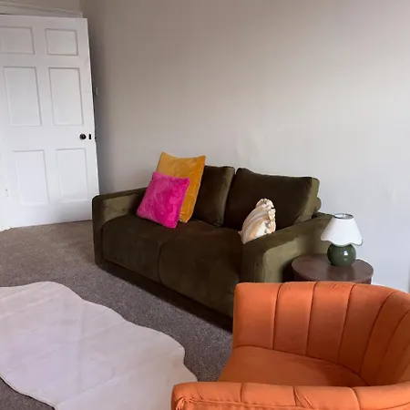 Homely - 2 Bed - Edinburgh