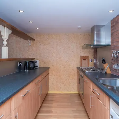 Charming 2-bedroom Flat In The Heart Of - Pass The Keys *