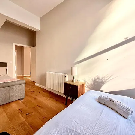 London Road Luxury Georgian - Superfast Wifi - Parking Available *