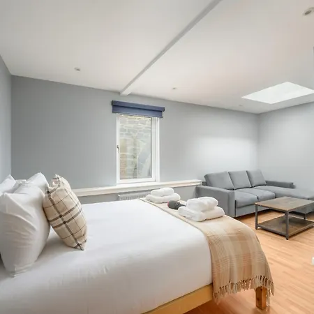 Edmonstones 2 Bedroom - *