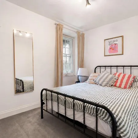Retreat With Sunny Garden Appartement *