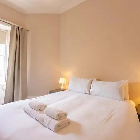 アパート Incredibly Located 3bdr Flat In
