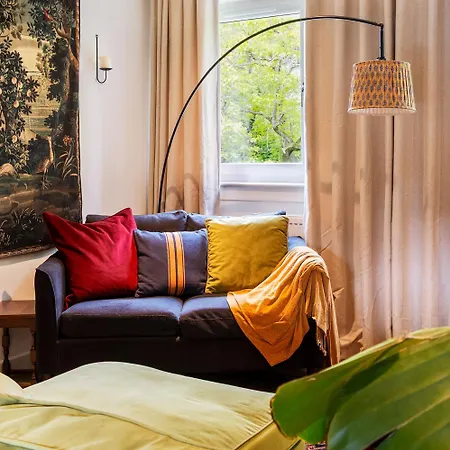 Appartement River View In Stockbridge With Parking And Study