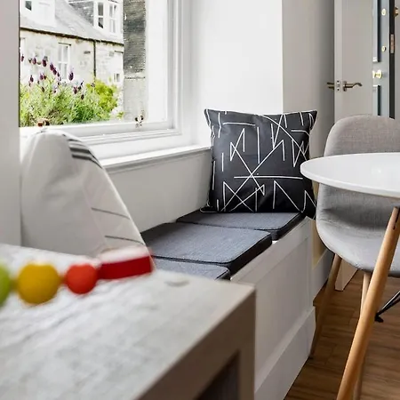 Stylish 2-bed * Эдинбург
