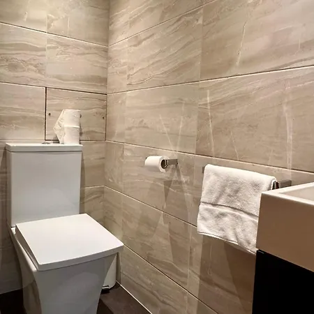 St Patrick Square 2br