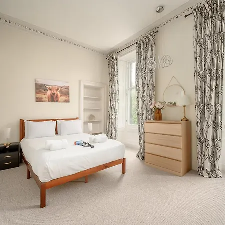 Eyre Crescent 3 Bedroom - New Town, Appartement