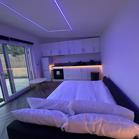 Апартаменты 'the Garden Room' Sleeps 2 - Wifi Parking